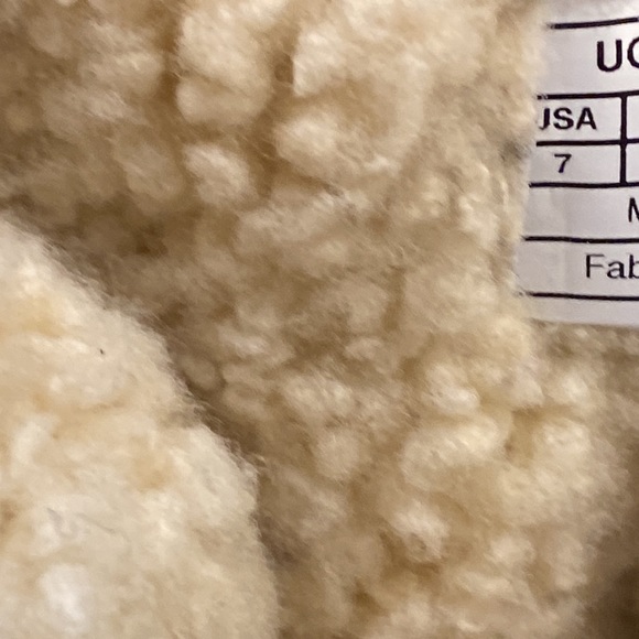 Ugg boots SZ 7 - Picture 6 of 7